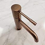 Umývadlový faucet Rea Lungo Diamond Brush Copper vysoký – Obrázok 6