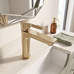 Umývadlová batéria PREMIUM REA Maxim Brush Gold Low – Obrázok 4