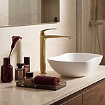 Umývadlová batéria PREMIUM REA Como Brush Gold High – Obrázok 4