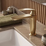 Umývadlová batéria PREMIUM REA Como Brush Gold Low – Obrázok 3