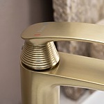 Umývadlová batéria PREMIUM REA Como Brush Gold Low – Obrázok 6